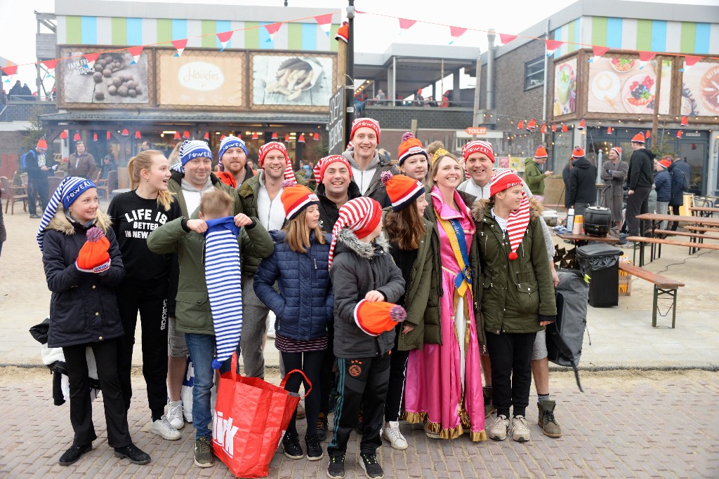 ../Images/Nieuwjaarsduik Nederzandt 2020 006.jpg